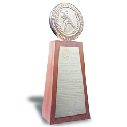MEDALLA DE ORO A LA CALIDAD Y EL SERVICIO